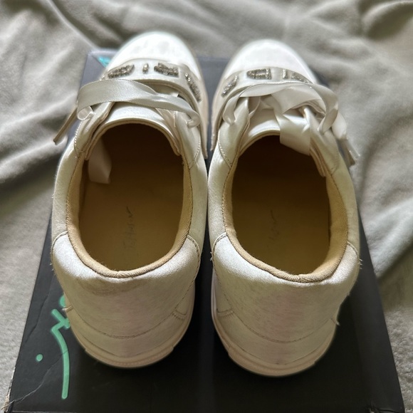 Blue by Betsey Johnson Women's SB-Liana Sneaker, Ivory Satin, 9 - Picture 6 of 9